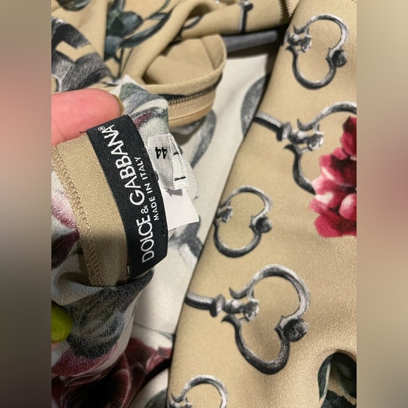 Dolce Gabbana skeleton key roses top. 44. New never worn. - Picture 5 of 6